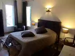 Les chambres d'hôtes - Le Bel Oustau - Restaurant Fontvieille - Fontvielle Restaurant